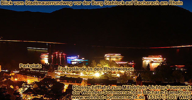 Rheinschifffahrt zum Mittelrhein-Lichter-Feuerwerk bei der Weinfest-Sommernacht in Bacharach am Rhein